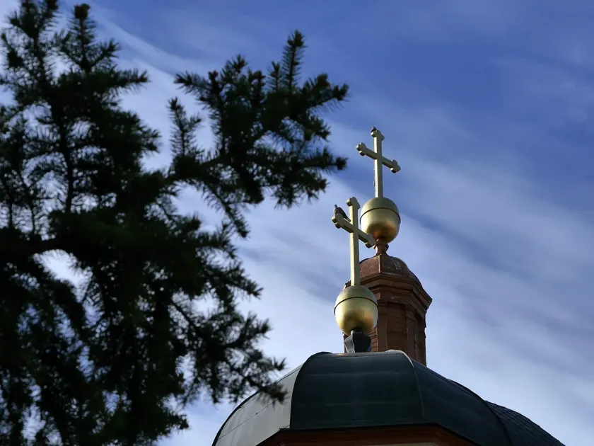 Zenica Belediyesi Mahkemesi 2019 kararını iptal ederek katedral kilisesini Sırp Ortodoks Kilisesi'ne iade etti.