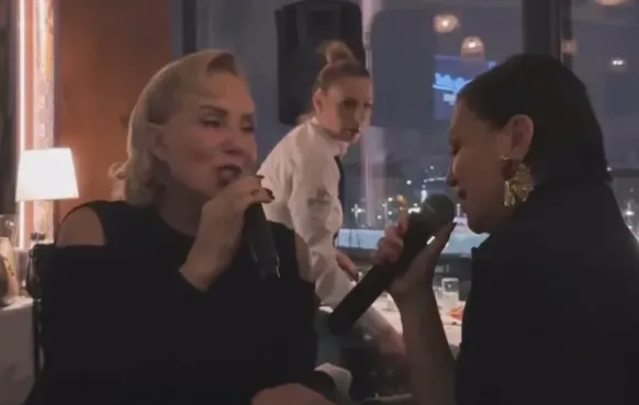 Sırbistan'daki Živojinović Ailesi Kutlamasında Ünlü İsimler Sahne Aldı