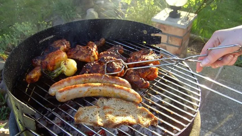 Mangal Keyfi Sonrası Yanmış Izgaraları Kolayca Temizleme Yöntemleri Açıklandı