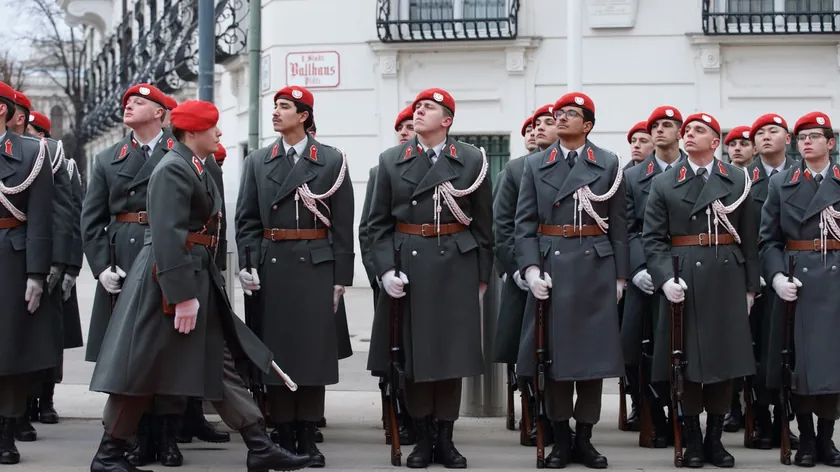 Avusturya, Orta Doğu savaşında ABD'nin askeri uçuş taleplerini reddetti