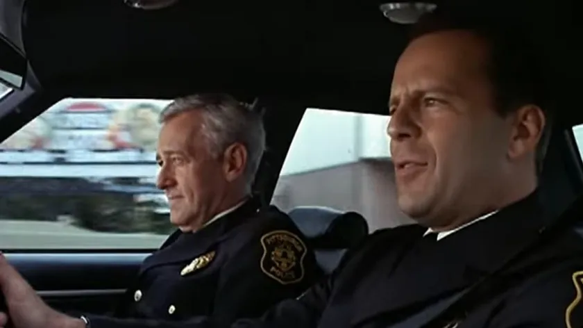 Bruce Willis'in Klasik Aksiyon Filmi 'Striking Distance' Netflix'te Büyük İlgi Görüyor