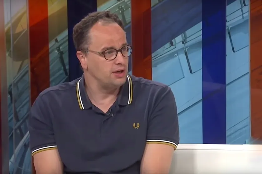 Belgrad Üniversitesi Felsefe Fakültesi'nden Profesör Radonjic, Rektörlükteki geçişleri açıkladı.