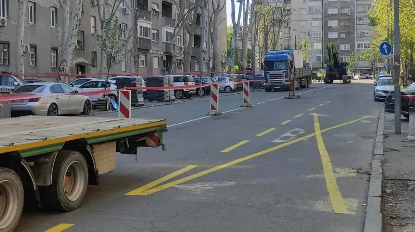 Sırbistan'ın başkenti Belgrad'da tünel inşaatı başladı, sağ şerit trafiğe kapatıldı