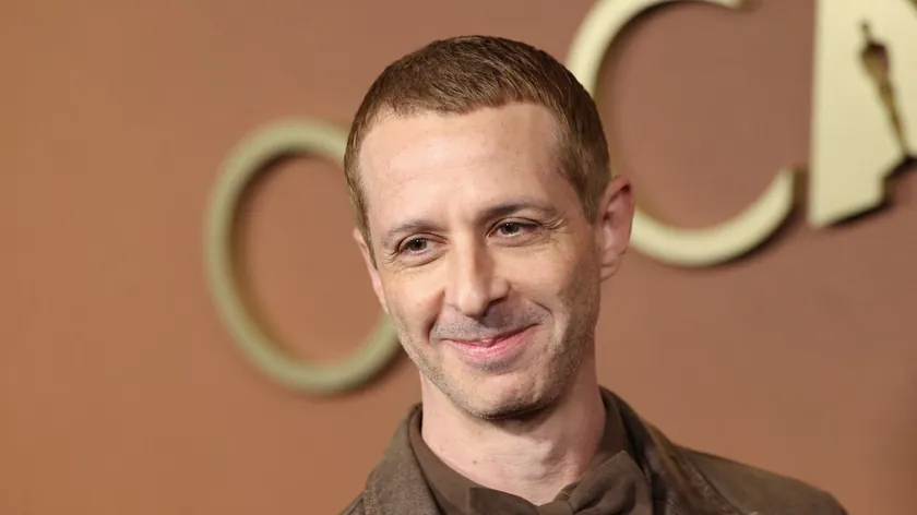 Jeremy Strong'un Mark Zuckerberg Olduğu Yeni Facebook Draması The Social Reckoning Tanıtıldı