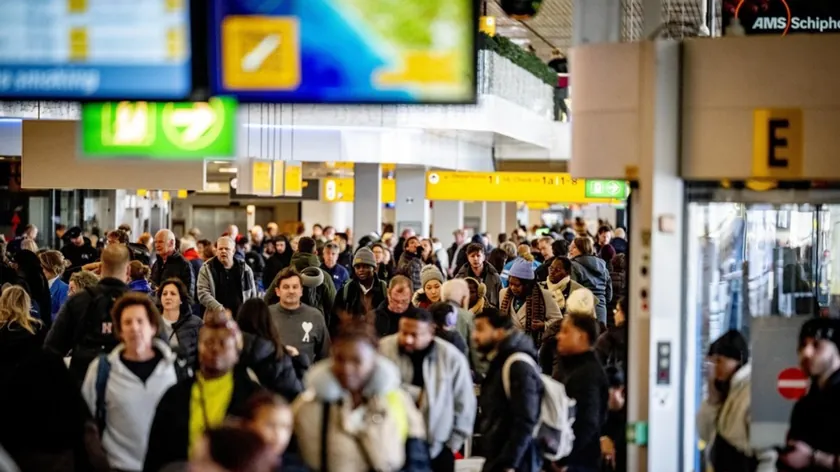 İspanya Bakanı Turistlere Çağrı Yaptı: Uçak Biletleri Zamlanmadan Alınmalı