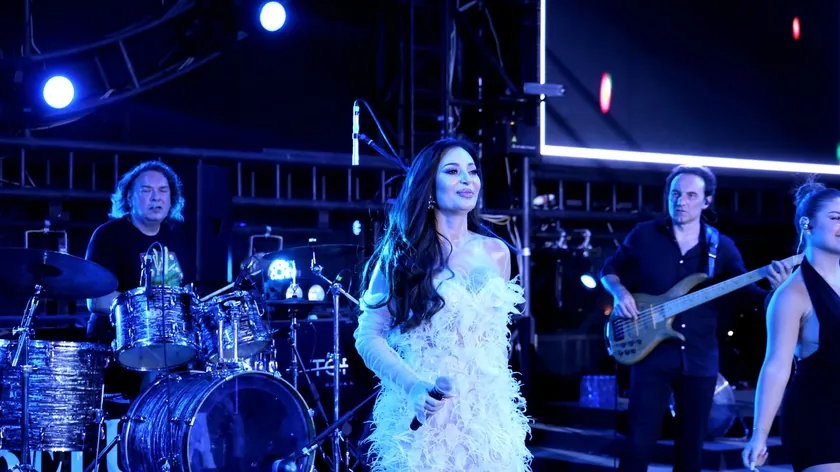 Sırp şarkıcısı Svetlana Ceca Ražnatović, Karadağ'da muhteşem bir performans sergiledi.