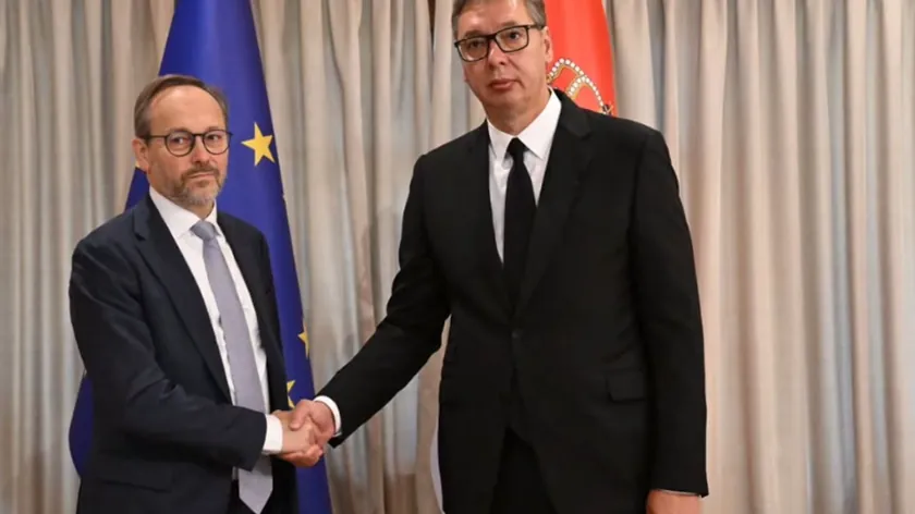 Sırbistan Cumhurbaşkanı Aleksandar Vučić, Avrupa Birliği ile ilişkiler ve Belgrad-Priştine diyaloğu hakkında Emmanuel Žiofre ile görüştü.