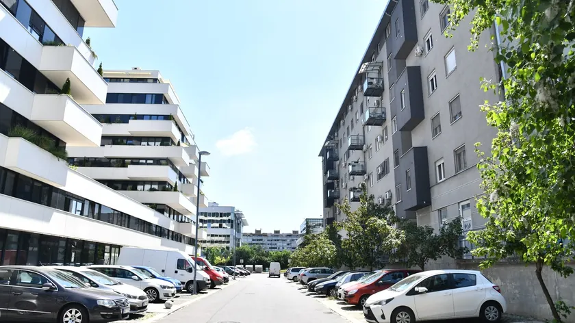 Amerika'da Ev Sahibi Kendi Garaj Yoluna Park Ettiği İçin Günlük Ceza Uyarısı Aldı