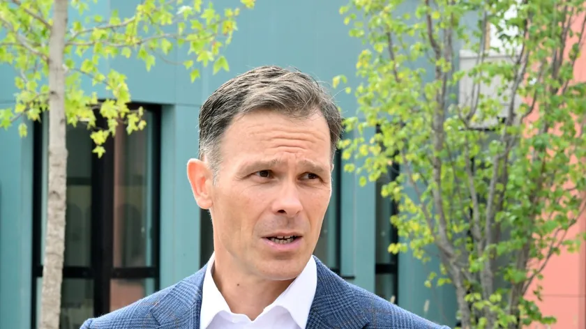 Sırbistan Finans Ministrosu Siniša Mali ile Fransız Kalkınma Ajansı (AFD) Genel Direktörü Kristof Lekurtjeu görüştü.