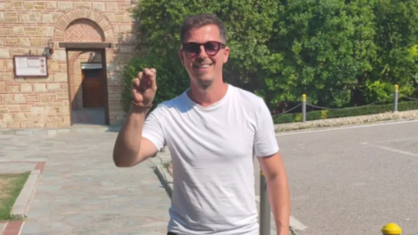 Sırp şarkıcısı Milan Dinčić, manastırdan paylaşım yaptı.