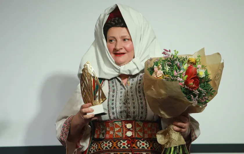 Sırp şarkıcı Svetlana Spajić, Hırvatistan'da bir şarkı söylediği için yargılanmış ve suçlu bulunmuştur.