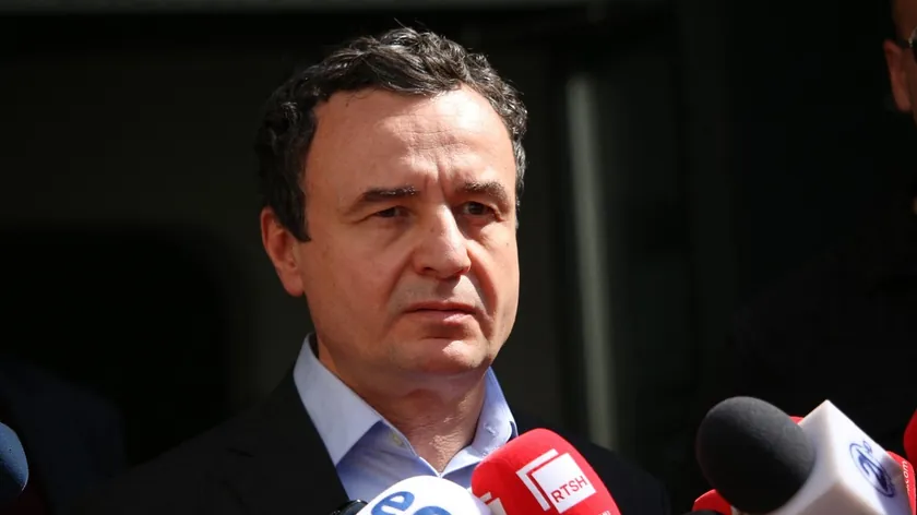 Priştine'de yeni hükümet seçildi Kurti tekrar başbakan, Rašić bakan oldu.