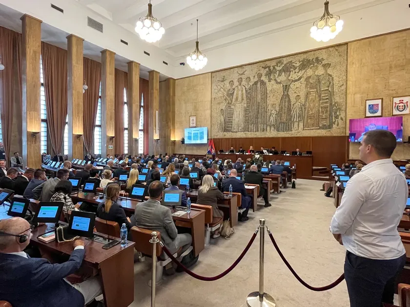 Sırbistan'ın Vojvodina Bölgesi Parlamentosu'nda "Vojvodina Uz Öğrencileri" adlı yeni bir grup kuruldu.