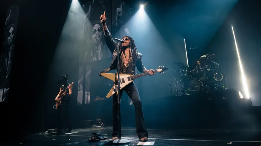 Amerikalı Rock Yıldızı Lenny Kravitz Belgrad'da Unutulmaz Bir Konser Verdi