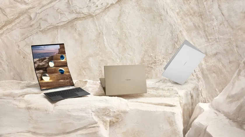 ASUS Zenbook Duo İki Ekranlı Laptop Polonya Pazarına Geliyor Mobilite Vurgulandı