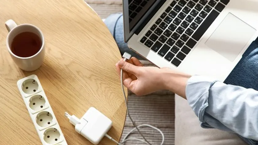 Avrupa Birliği'nde Yeni Kural: Laptoplar Şarj Aleti Olmadan Satılacak