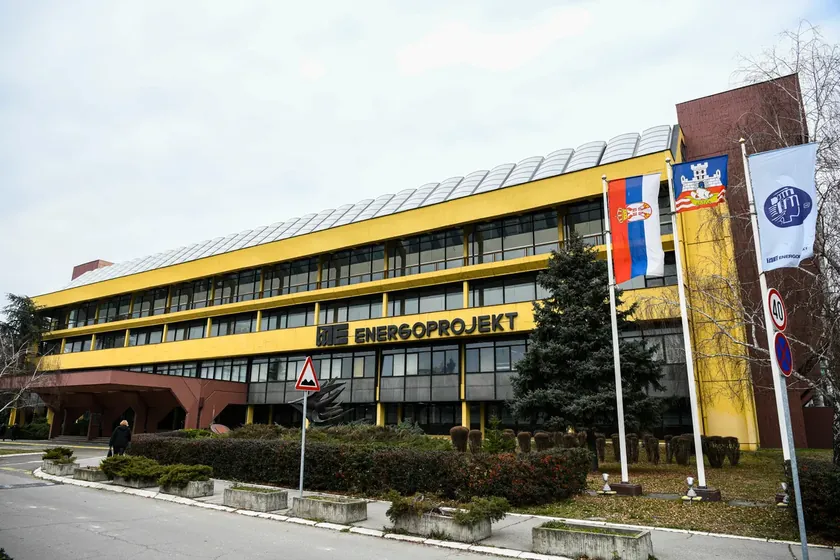 Yeni Demokratik Parti Srbije (DSS), Enerjiproekt'in özelleştirme sürecini incelemek istedi.