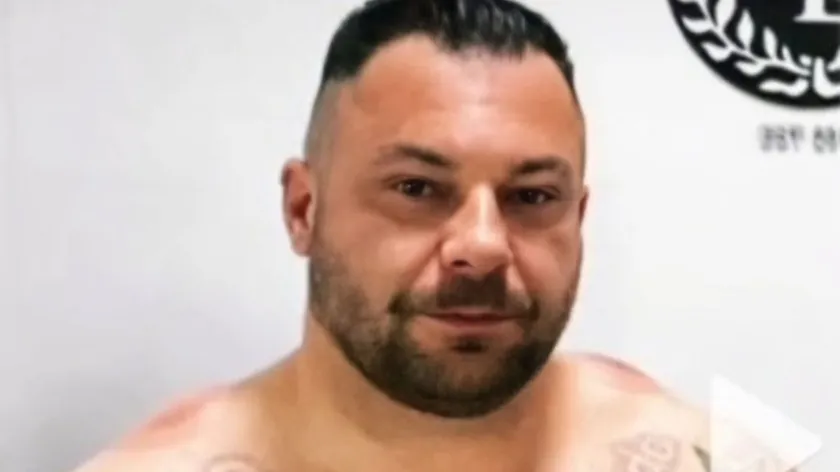 Sırp müzisyen Jale Brata ve Bube Korelija'nın menajeri Admir Arnautović Şmrk tutuklandı.