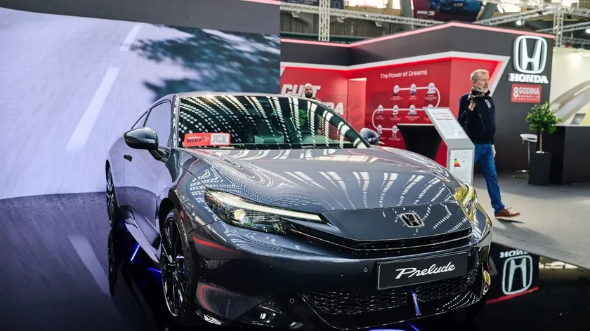 Sırbistan'da Delta Auto Grubu Otomobil Fuarı'nda Honda Prelude'u tanıttı