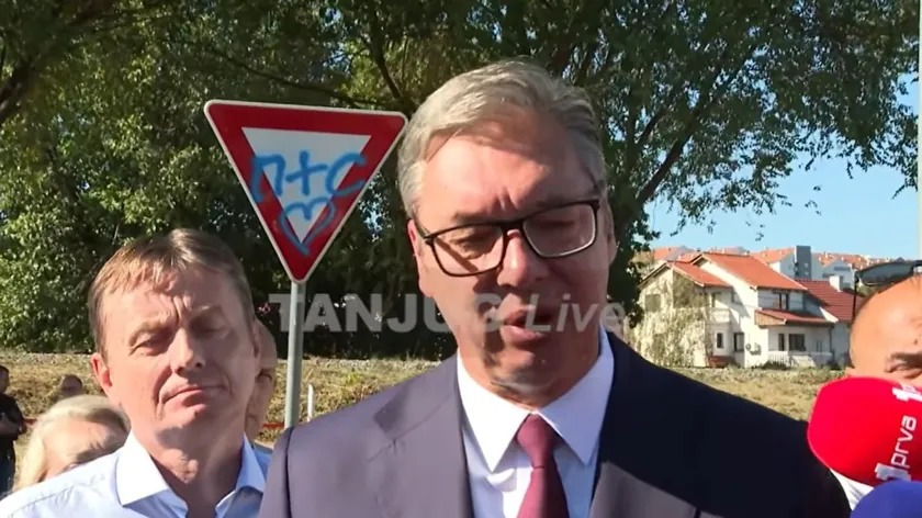 Sırbistan Cumhurbaşkanı Aleksandar Vučić, Niş'te yeni bir doğum hastanesi ve 405 park yeri için yapılacak çalışmalara dair açıklama yaptı.