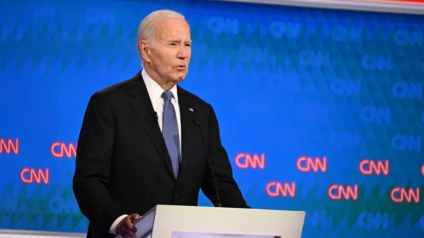 Eski Amerika Birleşik Devletleri First Lady'si Joe Biden'ın tartışmada felç geçirdiğini sandığını belirtti