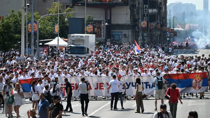 Sırbistan'da Büyük Miting Nedeniyle Belgrad Merkezinde Trafik Değişiklikleri Uygulandı