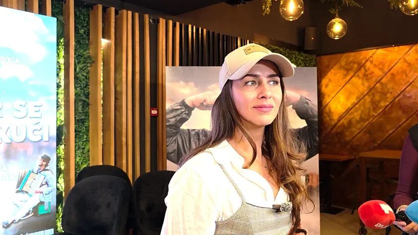 Sırbistanlı oyuncu Ivana Dudić, yeni filmi "Kengur Dönüyor Eve" hakkında konuştu.