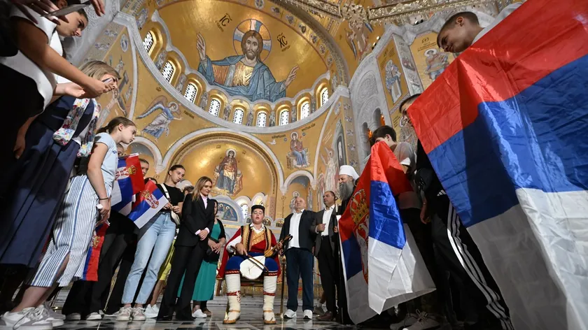 Sırp Patriarşi Porfirije, Beograd'taki Sveti Sava Katedrali'nde Hersekli Çocukları Karşıladı