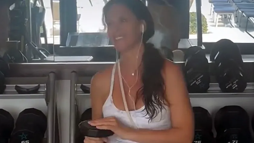 Sırp şarkıcının milyoncuyla evlendiği ve ortadan kaybolduğu iddia edildi.