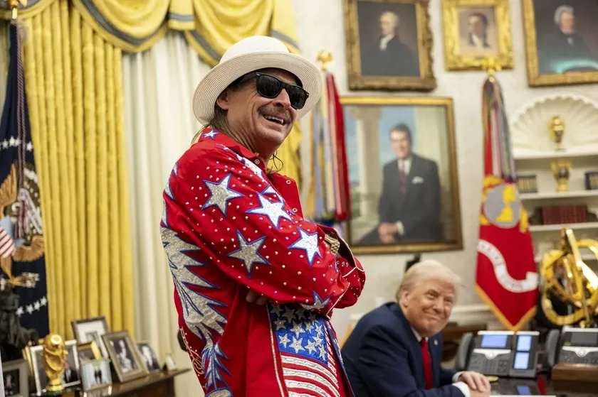 Amerika Birleşik Devletleri'nde Trump'ın desteklediği etkinlikte Kid Rock'ın şarkı sözleri tartışma yarattı.