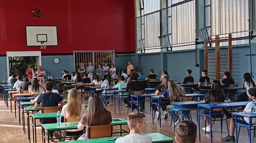 Sırbistan'da ortaokul mezunları için lise seçimi ve sınav süreci zorlukları