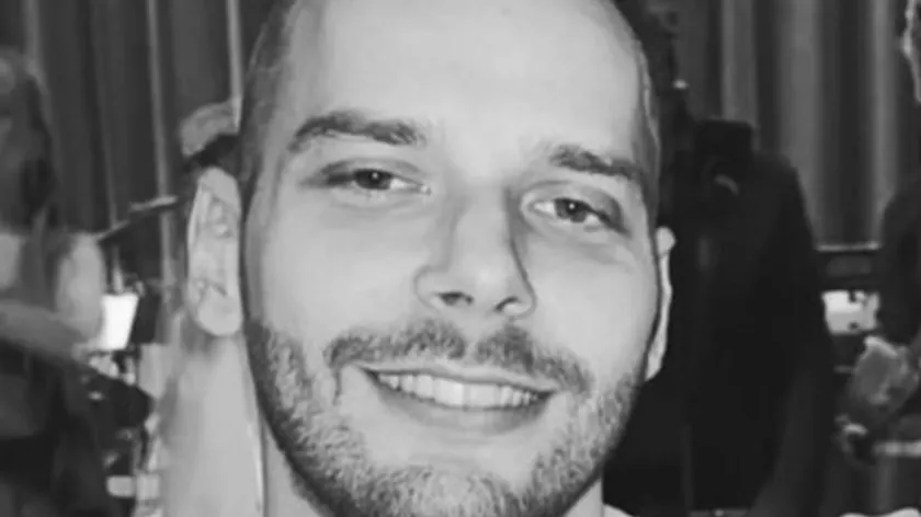 Sırbistan'ın Novi Sad kentinde semaforun düşmesiyle bir genç yaşamını yitirdi