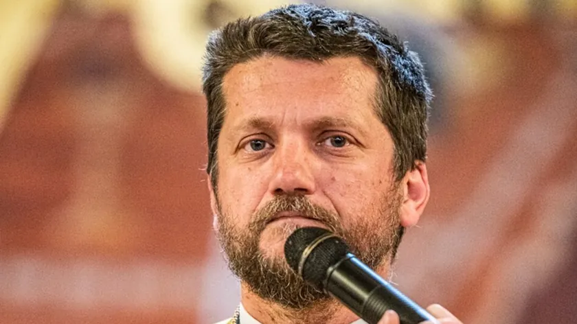 Otac Gojko Perović, Ostrog'da gelen bir çiftiyle yaşadığı ilginç olayı anlattı.