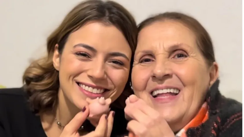 "Radio Mileva" dizisindeki Sonje rolüyle izleyiciyi büyüleyen genç oyuncu Kristina Bogunović Gavrić, kendine has kişiliği ve yeteneğiyle kalplere dokunmayı başardı.