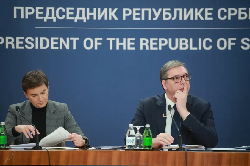 Sırbistan Cumhurbaşkanı Vučić, dünya krizi gerekçesiyle seçim kararı sonrası diyalog başlatıyor.