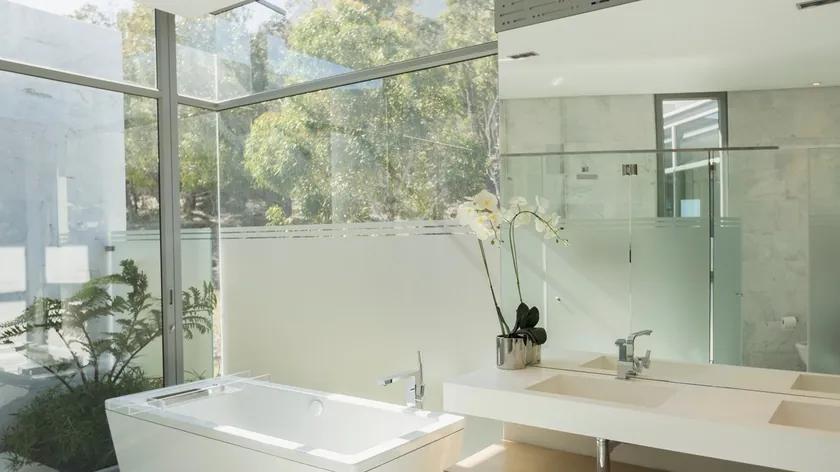 Sırbistan'da Banyo Yenileme Maliyetleri Hanehalkının Bütçesini Zorluyor