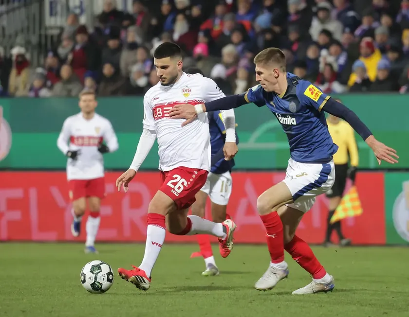 Almanya Kupası'nda Stuttgart, Holstein Kiel'i mağlup ederek yarı finale yükseldi