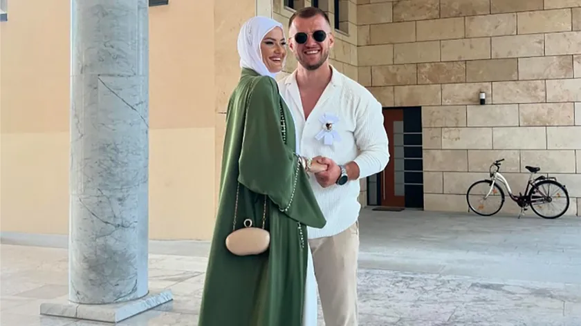 Sırp şarkıcısı Semir Džanković'in kariyeri bir aşk skandali yüzünden darbe yedi.