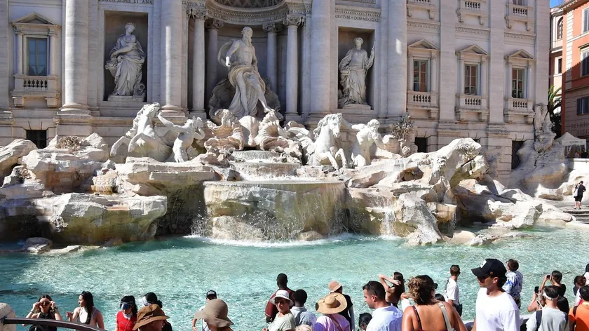 Roma'nın Di Trevi Fountanesi'nden Toplanan Para Nerelerde Harcanıyor?