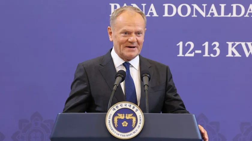 Polonya Başbakanı Tusk ve İsrailli Yetkililer Macaristan'daki Seçim Zaferini Tebrik Etti