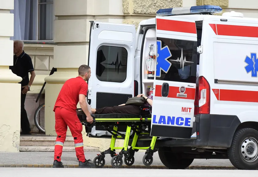 Beograd'da İnşaat Alanında İş Kazası: İşçi İskeleden Düştü, Hastaneye Kaldırıldı