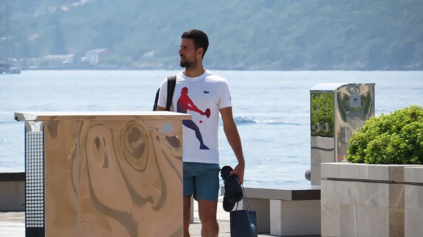 Novak Đoković, Tivt'de bir dondurma kuyruğunda beklerken hayran kaldırdı.