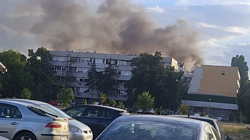 Novi Beograd'da Blok 71'de yangın çıktı (Foto)