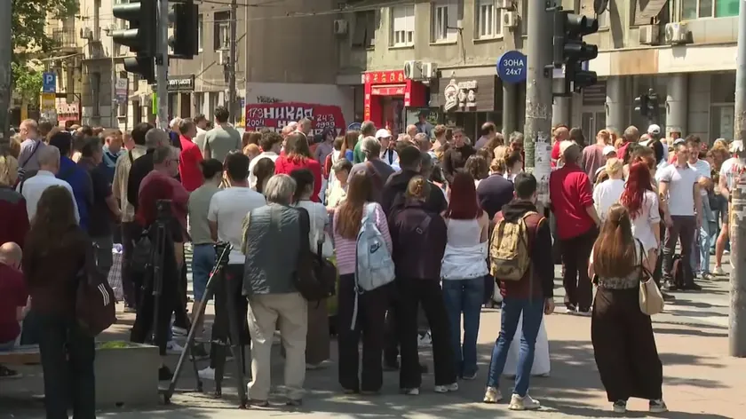 Sırbistan'da Öğrenciler Novi Sad Faciası Kurbanları İçin Protesto Düzenledi