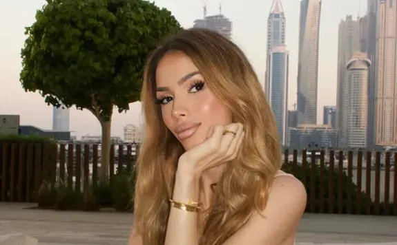 Sırbistanlı influencerlar Dubai'deki gerginliği aktardı, uçuşlar durduruldu dönüş bekliyorlar.