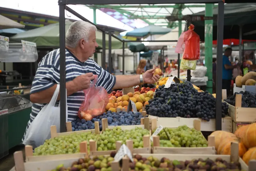 Sırbistan'daki pazarlardan bir günde 60 kilogram yiyecek çekildi Veteriner İnceleme