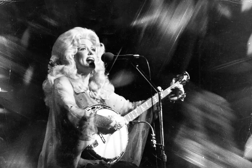 Doli Parton'ın eşi neredeyse 60 yıl boyunca onunla birlikteydi ve eşi asla fotoğraflanmak istemedi İşte aşk hikayeleri.