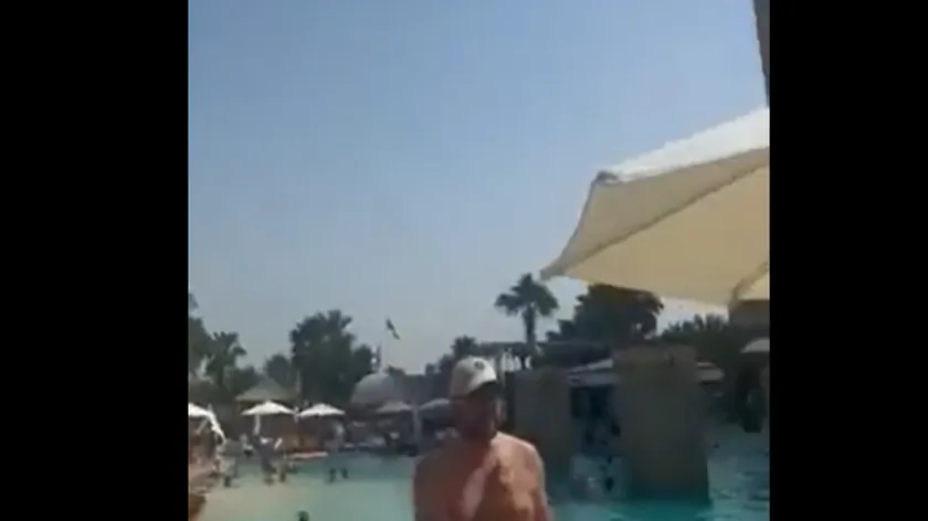 İran Orta Doğu'daki Amerikan üslerini ile Dubai ve Abu Dabi'yi hedef aldı