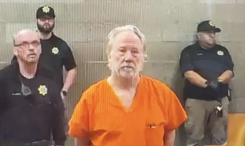 Novi Meksiko'da Oyuncu Timoti Basfild'e Çocuk İstismarı İddiasıyla İddianame Hazırlandı