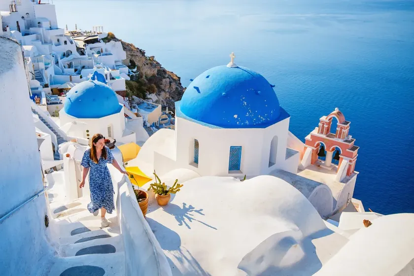 Santorini'deki kalabalık turistler internette tepki çekiyor.